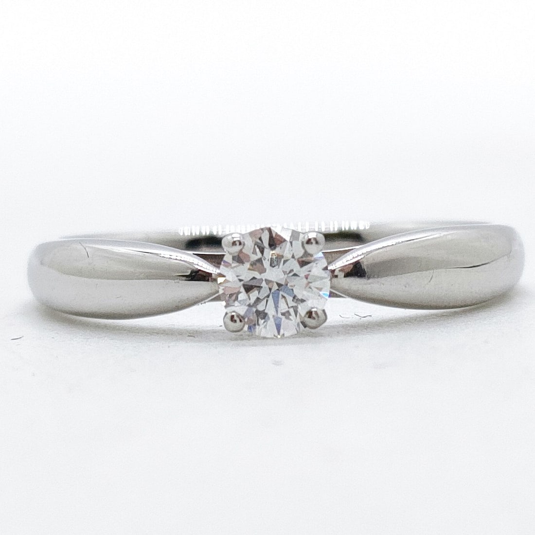 TIFFANY AND CO. RING HARMONY NATURAL DIAMOND PLATINUM: Tiffany and Co. Ring Harmony Natural Diamond Platinum Brand: Tiffany and Co. Type: Ring Material: Platinum, Color: Platinum Size: US 5 3/8 Accessories: None Accessories Notice: When purcha