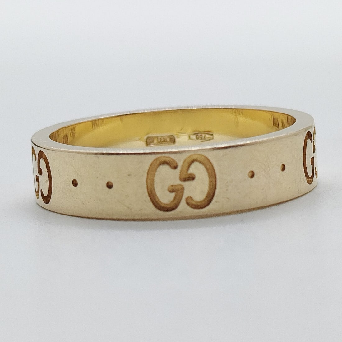 GUCCI RING ICON GOLD YELLOW GOLD: Gucci Ring Icon Gold Yellow Gold Brand: Gucci Type: Ring Material: Gold, Color: Yellow Gold Size: US 4 1/2 Accessories: None Accessories Notice: When purchasing pre-owned goods, please ref
