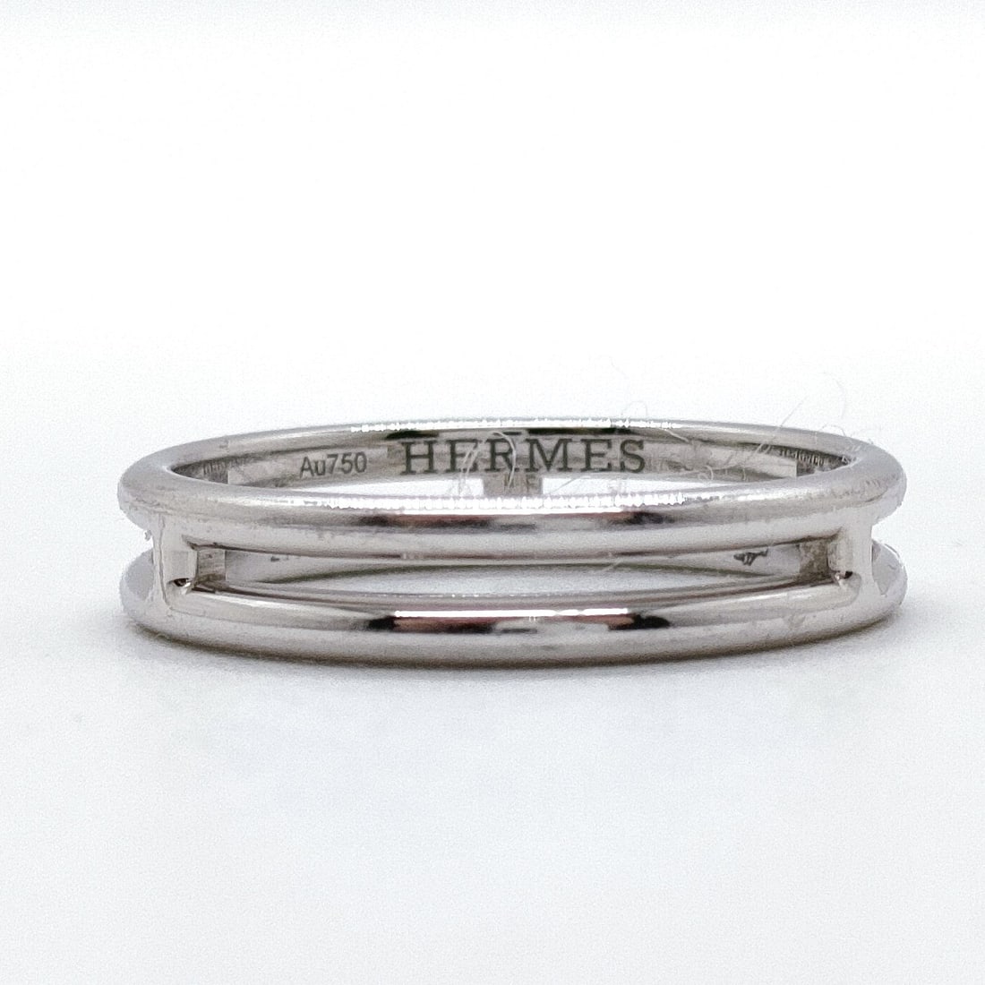HERMES RING WHITE GOLD WHITE GOLD: Hermes Ring White Gold White gold Brand: Hermes Type: Ring Material: White gold, Color: White gold Size: US 5 3/8 Accessories: None Accessories Notice: When purchasing pre-owned goods, ple