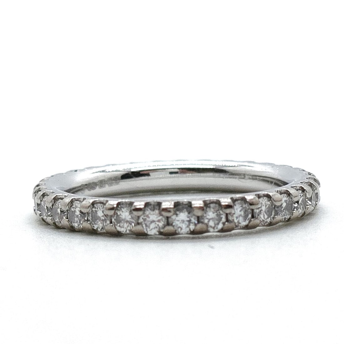 GRAFF RING NATURAL DIAMOND WHITE GOLD: GRAFF Ring Natural Diamond White Gold Brand: GRAFF Type: Ring Material: White gold, Color: White gold Size: US 3 3/4 Accessories: None Accessories Notice: When purchasing pre-owned goods,