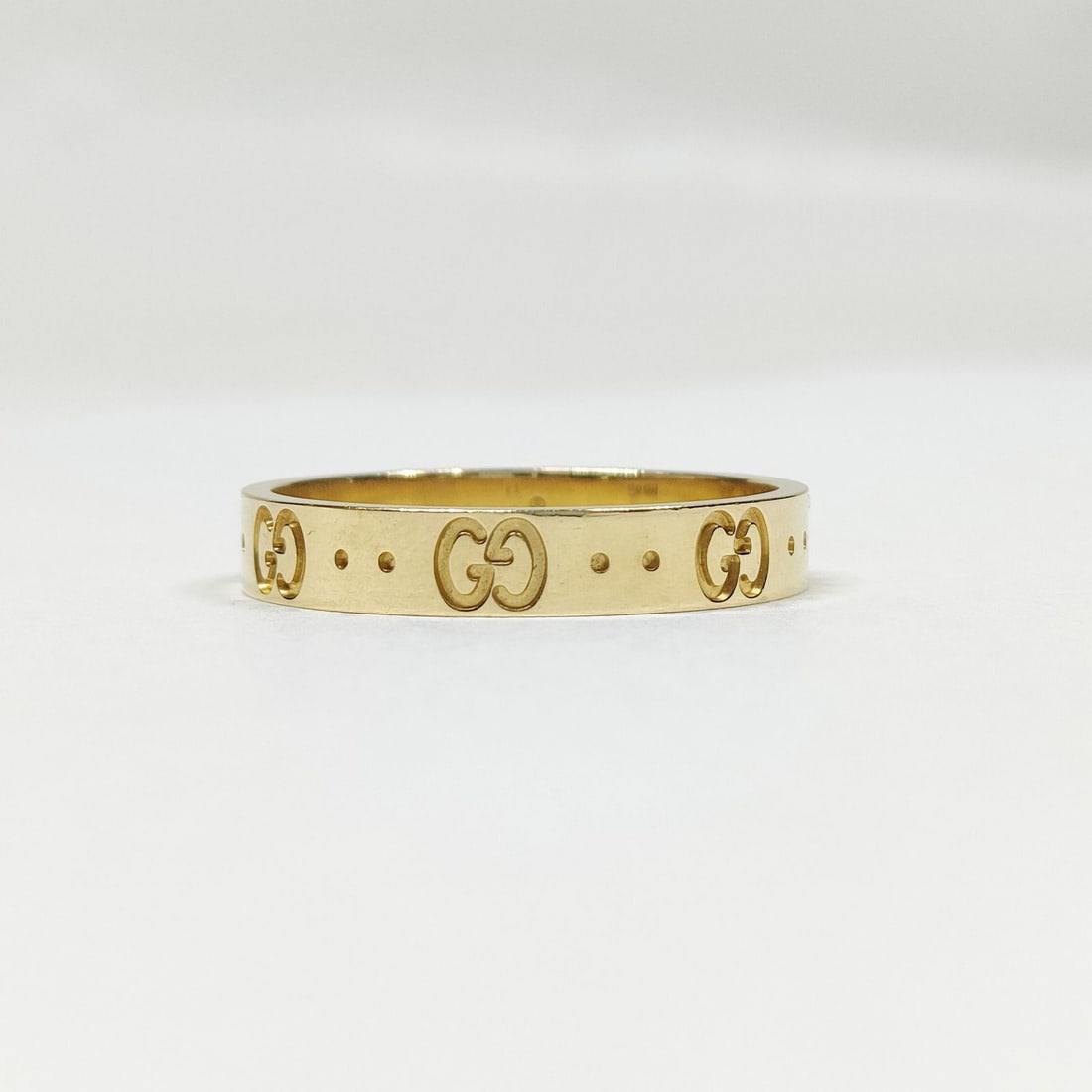 GUCCI RING ICON GOLD YELLOW GOLD: Gucci Ring Icon Gold Yellow Gold Brand: Gucci Type: Ring Material: Gold, Color: Yellow Gold Size: US 10 1/4 Accessories: None Accessories Notice: When purchasing pre-owned goods, please re