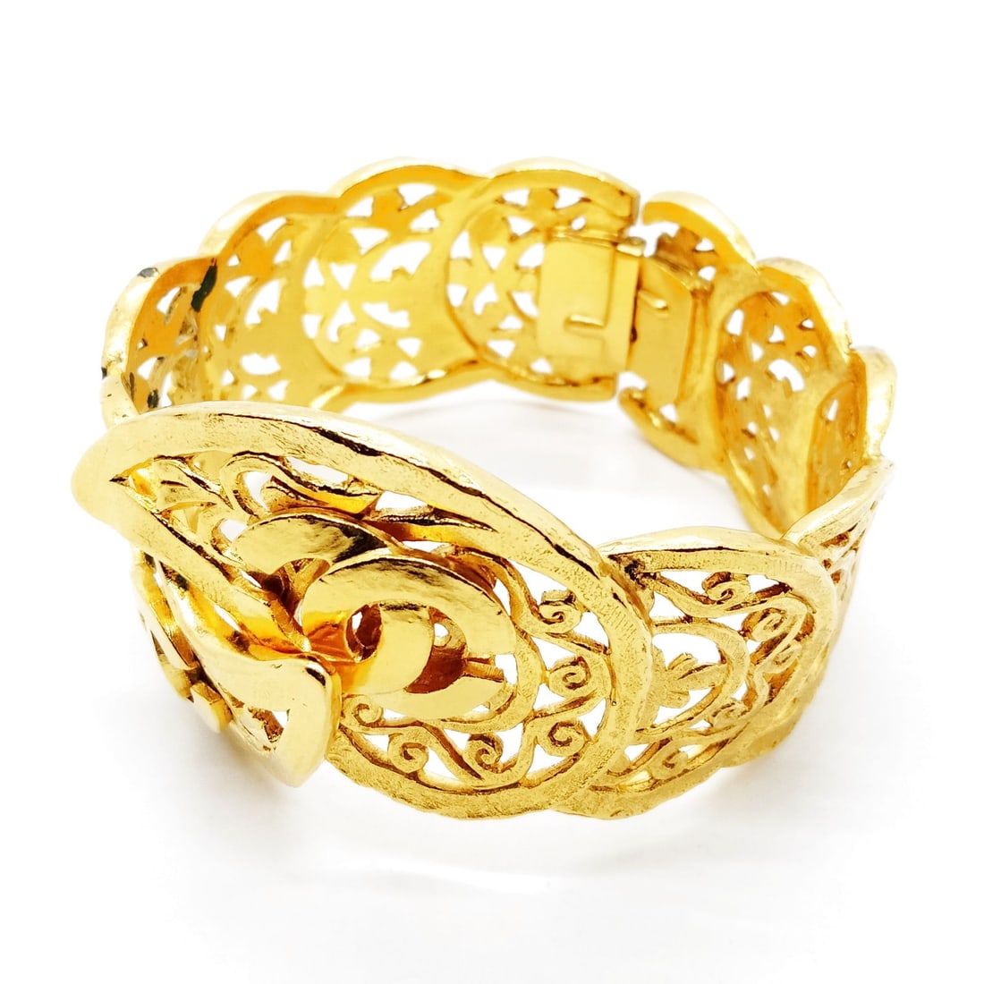 CHANEL BANGLE GOLD (1 of 5)
