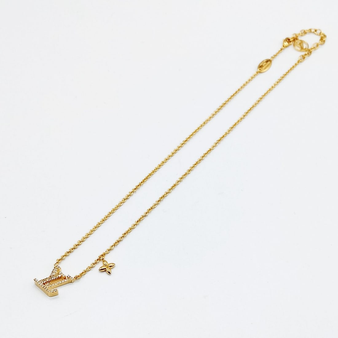 LOUIS VUITTON LV ICONIC NECKLACE GOLD: Louis Vuitton LV Iconic Necklace Gold Brand: Louis VuittonM00596 Iconic Necklace Type: Necklace Material: Metal, Color: Gold Size: Full Length : 45 cm (approx) Accessories: None Accessorie