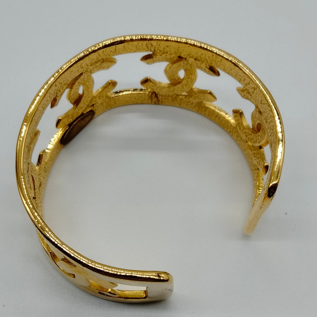 CHANEL BANGLE GOLD - 4