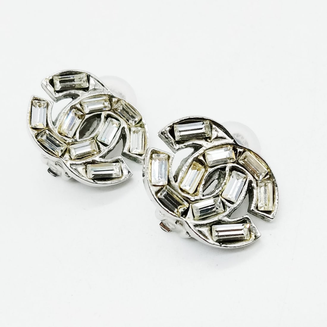 CHANEL EARRING SILVER: Chanel Earring Silver Brand: Chanel Type: Earring Material: Metal, Color: Silver Size: Size : 1.9x1.4 Accessories: None Accessories Notice: When purchasing pre-owned goods, please refer to