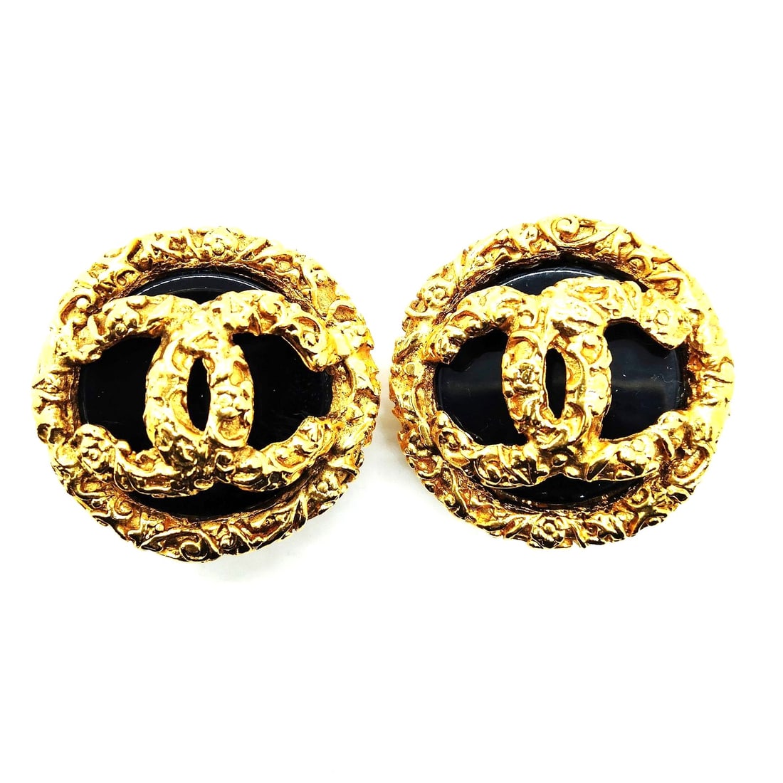 CHANEL EARRING GOLD BLACK: Chanel Earring Gold Black Brand: Chanel Type: Earring Material: Metal, Color: Gold Size: Size : 3x3 Accessories: None Accessories Notice: When purchasing pre-owned goods, please refer to the photos