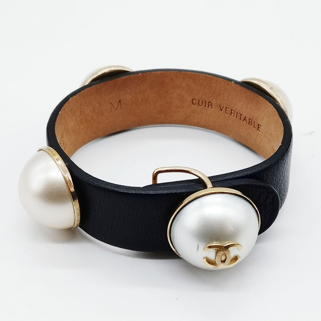 CHANEL BRACELET BLACK WHITES: Chanel Bracelet Black Whites Brand: Chanel Type: Bracelet Material: leather, Color: Black Size: Full Length : 19 cm (approx) Accessories: None Accessories Notice: When purchasing pre-owned goods,