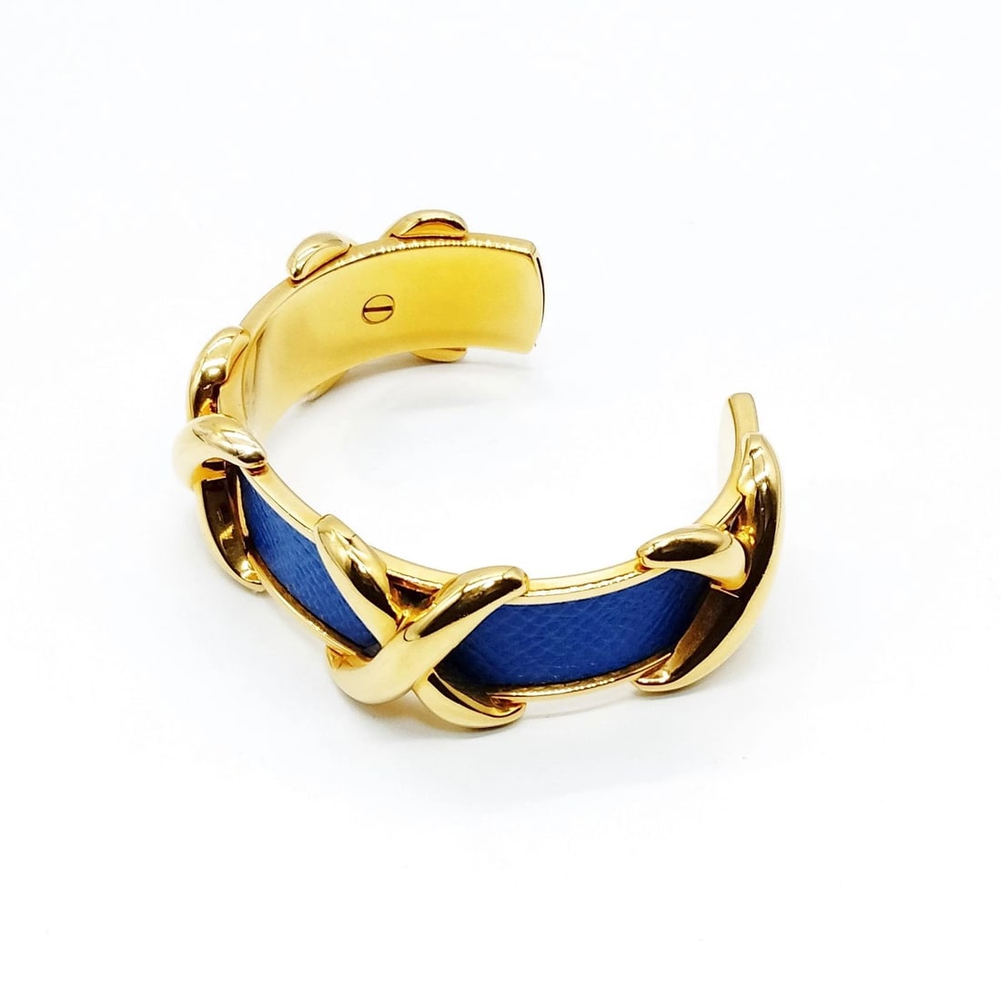 HERMES BANGLE GOLD BLUE: Hermes Bangle Gold Blue Brand: Hermes Type: Bangle Material: Metal, Color: Gold Size: Size : 1.5x6.5 Accessories: None Accessories Notice: When purchasing pre-owned goods, please refer to the photos
