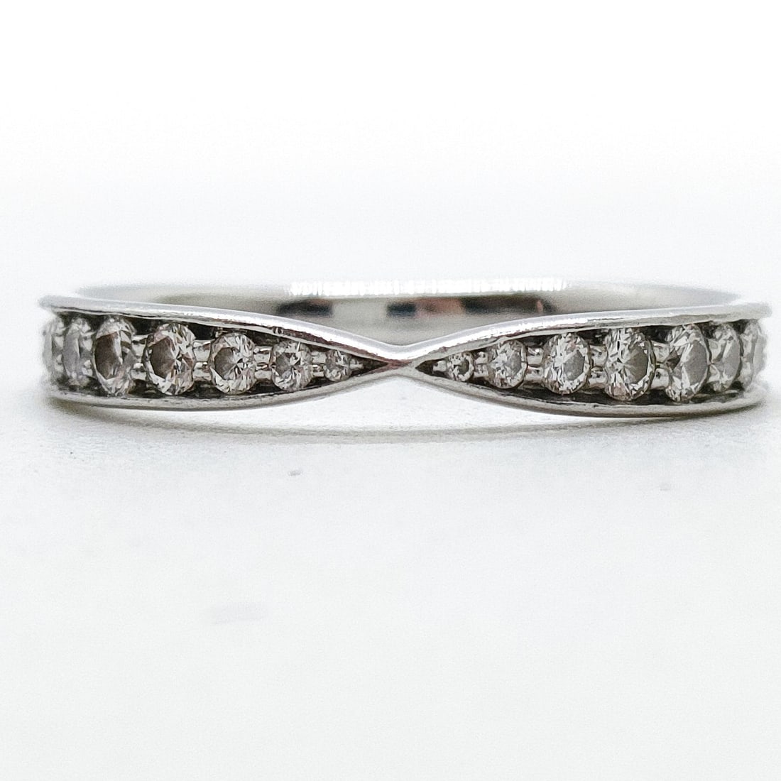 TIFFANY AND CO. RING HARMONY NATURAL DIAMOND PLATINUM: Tiffany and Co. Ring Harmony Natural Diamond Platinum Brand: Tiffany and Co. Type: Ring Material: Platinum, Color: Platinum Size: US 4 1/2 Accessories: None Accessories Notice: When purchasing