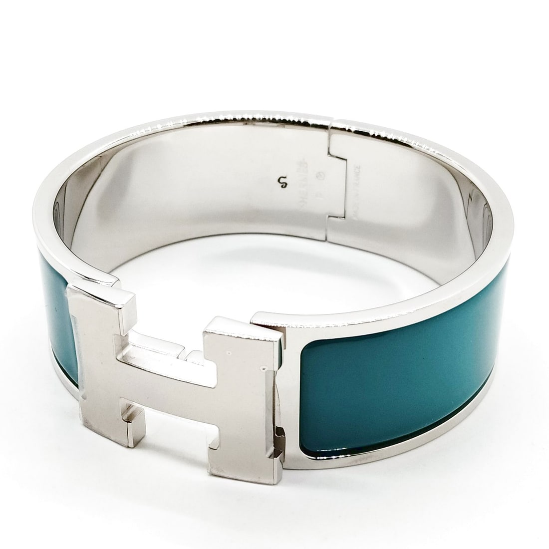 HERMES BANGLE SILVER BLUE: Hermes Bangle Silver Blue Brand: Hermes Type: Bangle Material: Metal, Color: Silver Size: Full Length : 16 cm (approx) Accessories: None Accessories Notice: When purchasing pre-owned goods