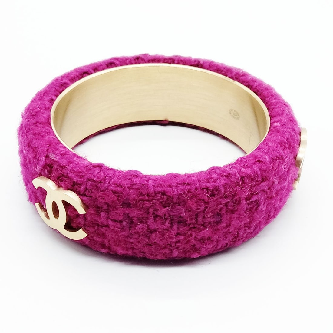 CHANEL BANGLE PURPLE: Chanel Bangle Purple Brand: Chanel Type: Bangle Material: Metal, Color: Purple Size: Full Length : 20 cm (approx) Accessories: None Accessories Notice: When purchasing pre-owned goods, please refer