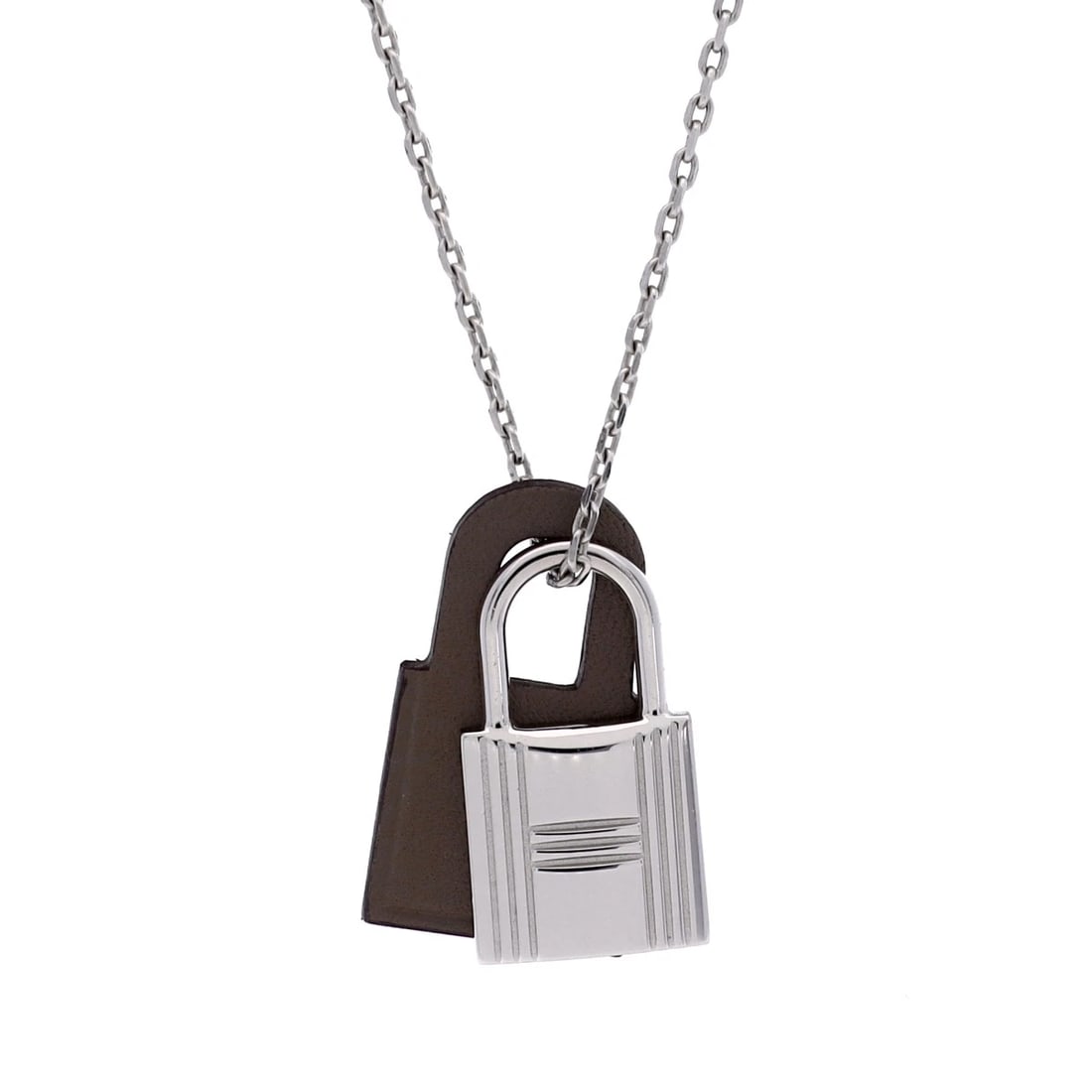 HERMES NECKLACE VAUX SWIFT O'KELLY PM: HERMES Necklace Vaux Swift O'Kelly PM Brand: HERMES Type: Necklace Material: Vaux Swift, Color: None Size: Top H/about 26mm W/about 15mm(maximum) Chain length:46/50cm Chain length:46/50cm Size(Inch)