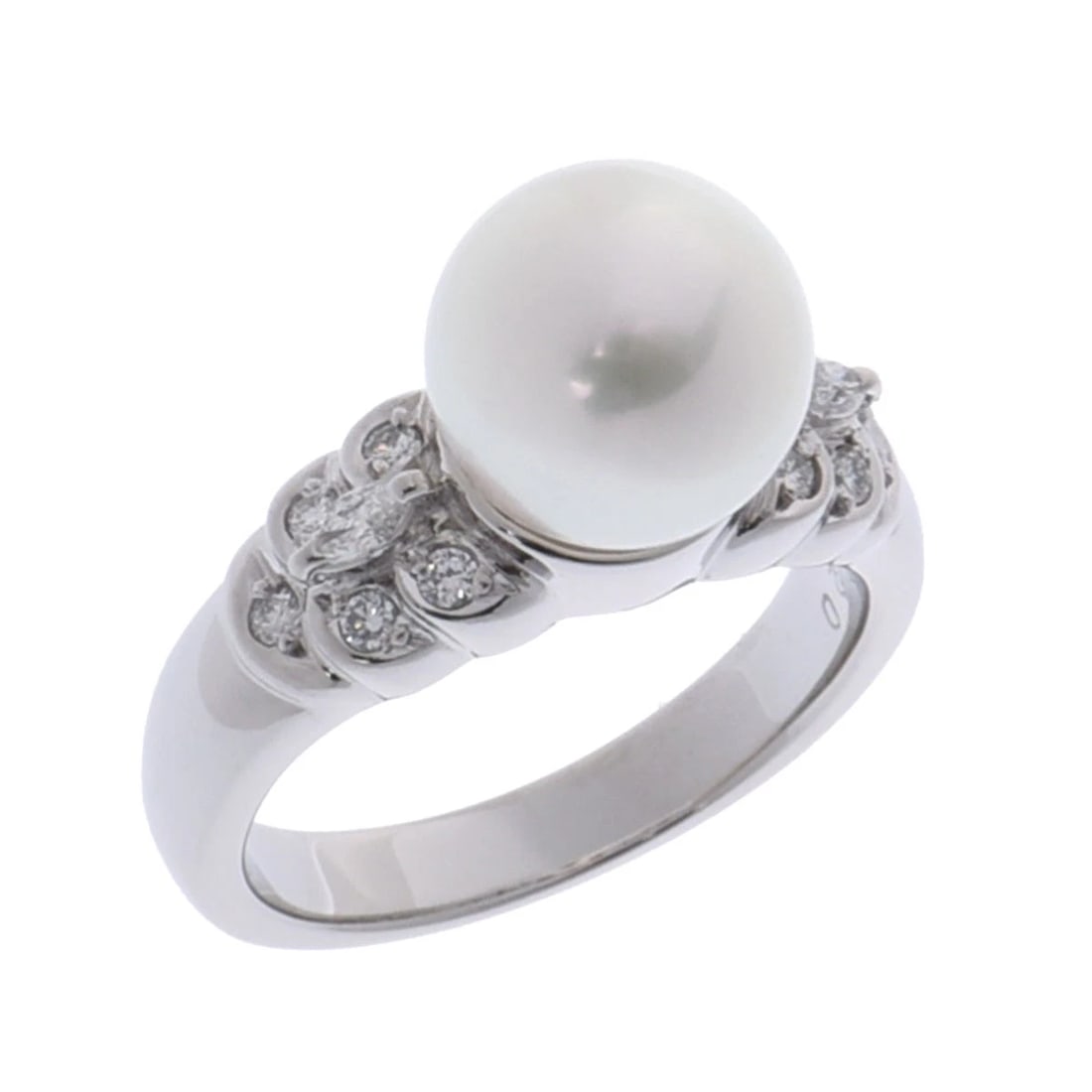 NO BRAND RING /PEARL DIAMOND PEARL: no brand Ring /Pearl diamond Pearl Brand: no brand Type: Ring Material: Pt900Platinum, Main Stone/Creation Natural Color: Silver Size: 5.25 US Accessories: None Accessories Notice: When purchasing