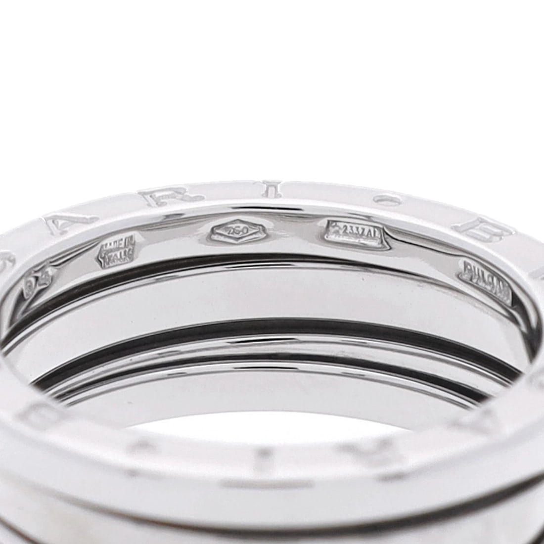 BVLGARI RING B.ZERO1 RING: BVLGARI Ring B.ZERO1 Ring Brand: BVLGARI Type: Ring Material: K18 White Gold WG, Color: White Gold Size: 6.75 - 7 US Accessories: None Accessories Notice: When purchasing pre-owned goods, please