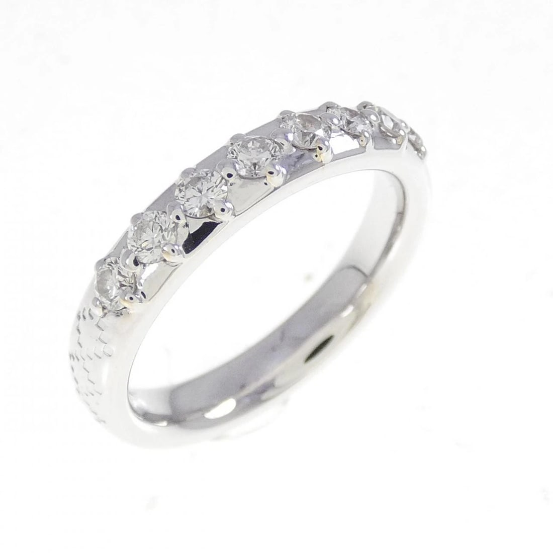 GUCCI DIAMANTISSIMA RING: Gucci Diamantissima Ring Brand: GUCCI Type: ring Material: 750 white gold, Main Stone/Creation Natural Color: White Gold Size: US 5 Accessories: None Accessories Notice: When purchasing pre-owned