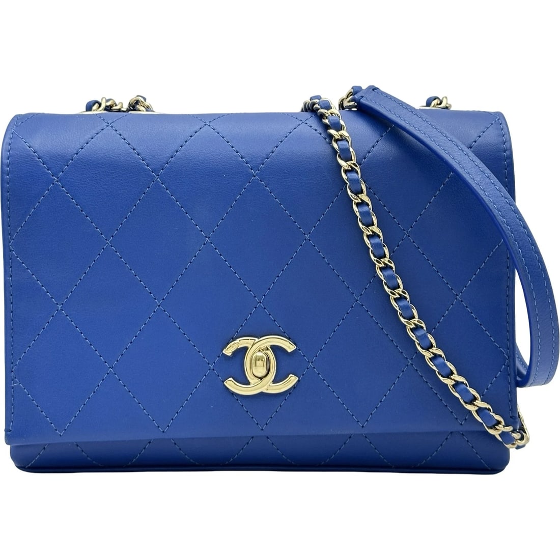 CHANEL MATELASSE FLAP CHAINSHOULDER SHOULDER BAG: CHANEL Matelasse Flap ChainShoulder Shoulder Bag Brand: CHANEL Type: Shoulder Bag Material: Calfskin Color: Gold Hardware Size: W20cm x H15cmx D7cm W7.9 x H5.9x D2.8inch Accessories: None Accessories