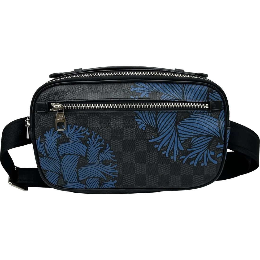 LOUIS VUITTON CHRISTOPHER NEMES BODY BAG: LOUIS VUITTON Christopher Nemes body bag Brand: LOUIS VUITTON Type: body bag Material: Damier Graphite Color: black Size: W26cm x H16cmx D5cm W10.2 x H6.3x D2.0inch Accessories: None Acces