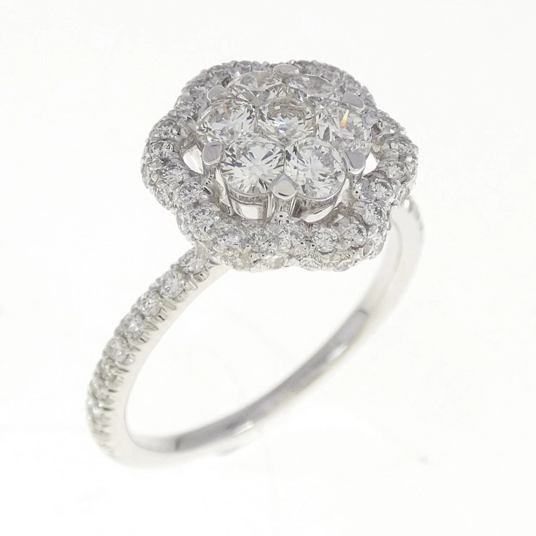 PONTE VECCHIO DIAMOND RING: Ponte Vecchio Diamond Ring Brand: Ponte Vecchio Type: Ring Material: 750 white gold, Main Stone/Creation Natural Color: White Gold Size: US 6 1/4 Accessories: None Accessories Notice: When purchasing