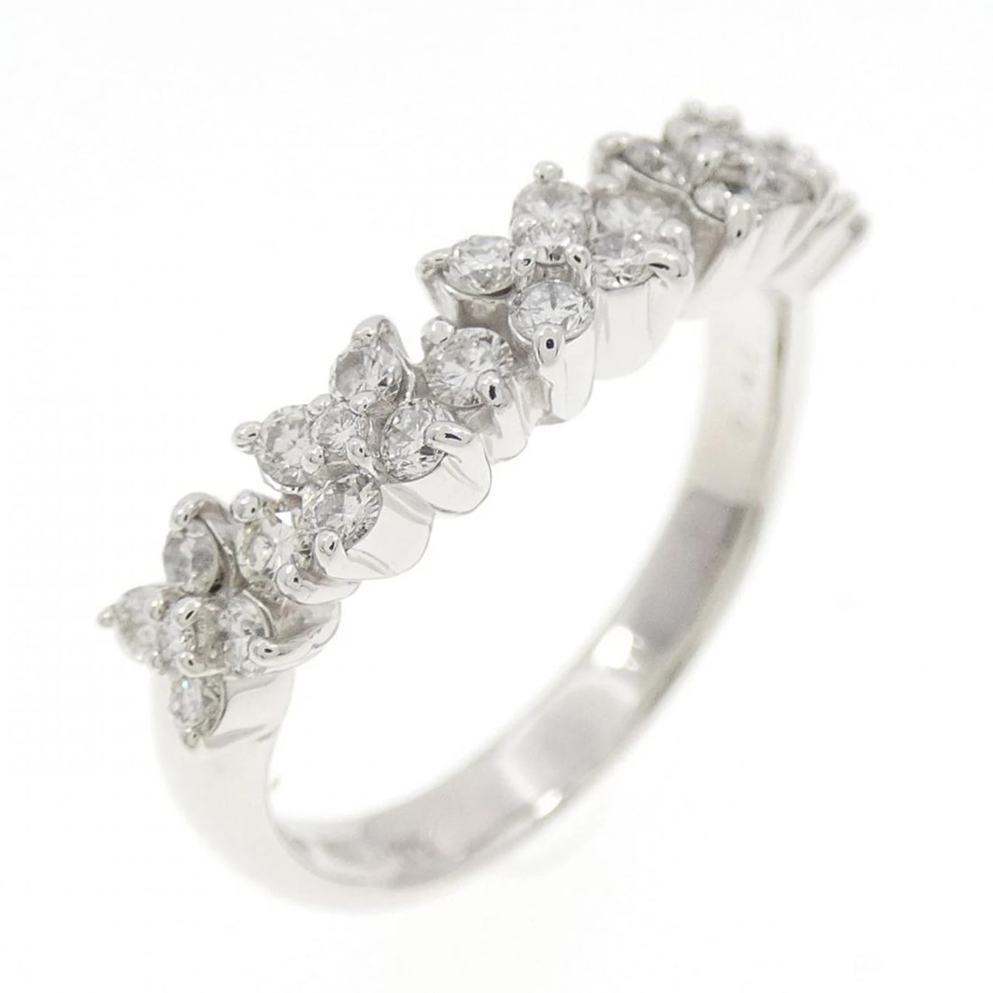 PONTE VECCHIO FLOWER RING: Ponte Vecchio Flower Ring Brand: Ponte Vecchio Type: Ring Material: K18 white gold, Main Stone/Creation Natural Color: White Gold Size: US 5 3/4 Accessories: None Accessories Notice: When purchasing