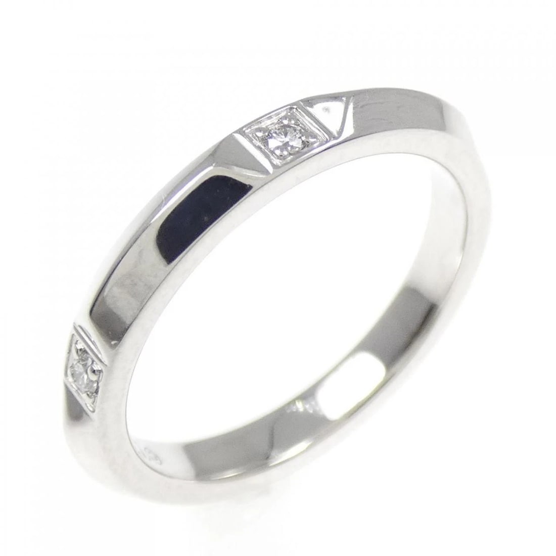 TIFFANY&CO. TRUE RING: TIFFANY&Co. True Ring Brand: TIFFANY&Co. Type: Ring Material: Platinum, Main Stone/Creation Natural Color: White Size: US 4.75 Accessories: None Accessories Notice: When purchasing pre-owned goods,