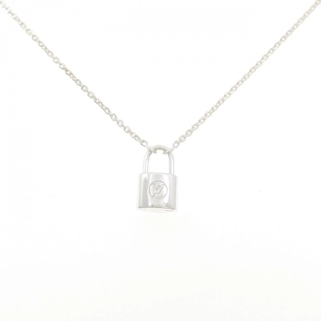 LOUIS VUITTON LOCKIT NECKLACE: Louis Vuitton Lockit Necklace Brand: LOUIS VUITTON Type: Necklace Material: 925Silver, Color: Silver Size: 50cm Pendant length approx. x width approx.: 15.7mmx9.6mm Chain maximum width approx.: 1.5mm