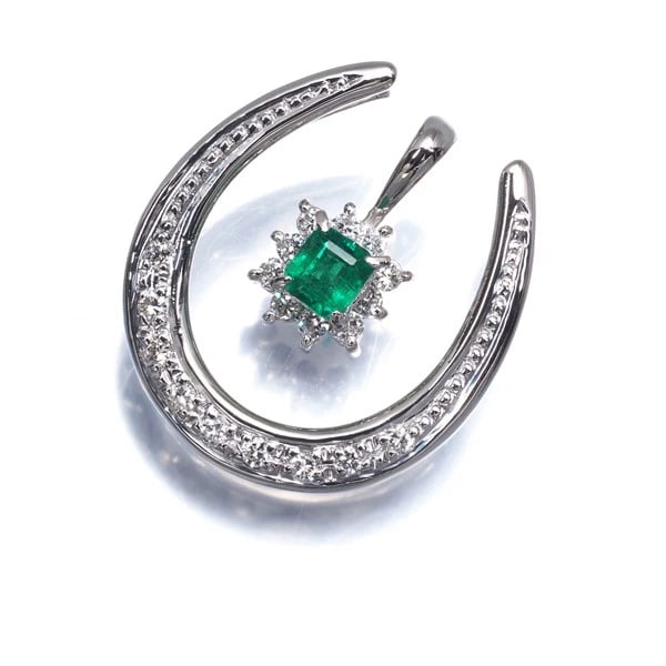 EMERALD DIAMOND HORSESHOE 3WAY PENDANT: Emerald Diamond Horseshoe 3WAY Pendant Brand: Unbranded Type: Pendant Material: 900 / Platinum, Main Stone/Creation NATURAL Color: Silver Size: Design Size Large (Horseshoe):Approximately 19.4 x