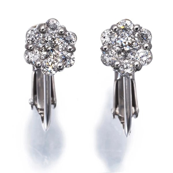DIAMOND TFLOWER EARRINGS 900 PLATINUM: Diamond tFlower Earrings 900 Platinum Brand: Unbranded Type: Earrings Material: 900 / Platinum, Main Stone/Creation NATURAL Color: Silver Size: Design size: 7.2 x 6.5mm Accessories: None A