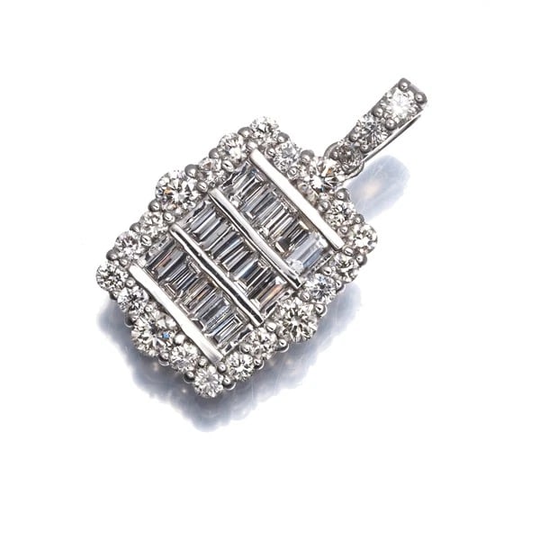 DIAMOND BAGUETTE-CUT CLASSIC PENDANT 900 PLATINUM: Diamond Baguette-cut Classic Pendant 900 Platinum Brand: Unbranded Type: Pendant Material: 900 / Platinum, Main Stone/Creation NATURAL Color: Silver Size: Design size: 20.4 x 11.6mm Bail inner diamete