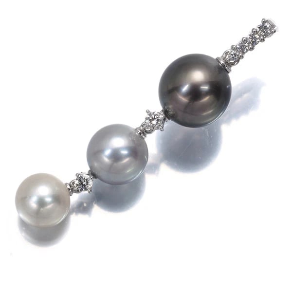 TASAKI PENDANT PEARL DIAMOND 18K 750 WHITE GOLD: TASAKI Pendant Pearl Diamond 18K 750 White Gold Brand: TASAKI Type: Pendant Material: 18K / 750 / White Gold, Color: white Gold Size: Total length of the pendant including the bail: 41.7mm Bail inner 