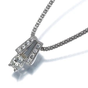 POLA NECKLACE DIAMOND 900 850 PLATINUM: POLA Necklace Diamond 900 850 Platinum Brand: Pola Type: Necklace Material: 900 / 850 / Platinum, Main Stone/Creation NATURAL Color: Silver Size: Necklace length: 45cm AdjUS table to short length with
