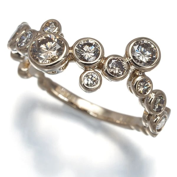 KASHIKEY RING DIAMOND BEZEL 18K 750 BROWN GOLD: KASHIKEY Ring Diamond Bezel 18K 750 Brown Gold Brand: KASHIKEY Type: Ring Material: 18K / 750 / Brown Gold, Main Stone/Creation NATURAL Color: BrownGold Size: US 7 Accessories: None Access