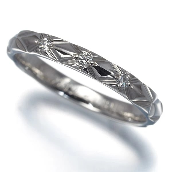 CHANEL RING DIAMOND MATELASSE 3P SMALL: CHANEL Ring Diamond Matelasse 3P Small Brand: CHANEL Type: Ring Material: 950 / Platinum, Main Stone/Creation NATURAL Color: Silver Size: US 4.75 Accessories: None Accessories Notice: When