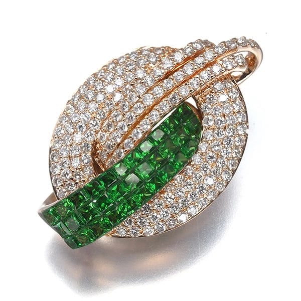 SOUTHERN CROSS PENDANT TSAVORITE GARNET DIAMOND: Southern Cross Pendant Tsavorite Garnet Diamond Brand: Southern Cross Type: Pendant Material: 18K / 750 / Rose Gold, Main Stone/Creation NATURAL Color: Rose Gold Size: Design size: 26.2 x 16.7mm Bail 