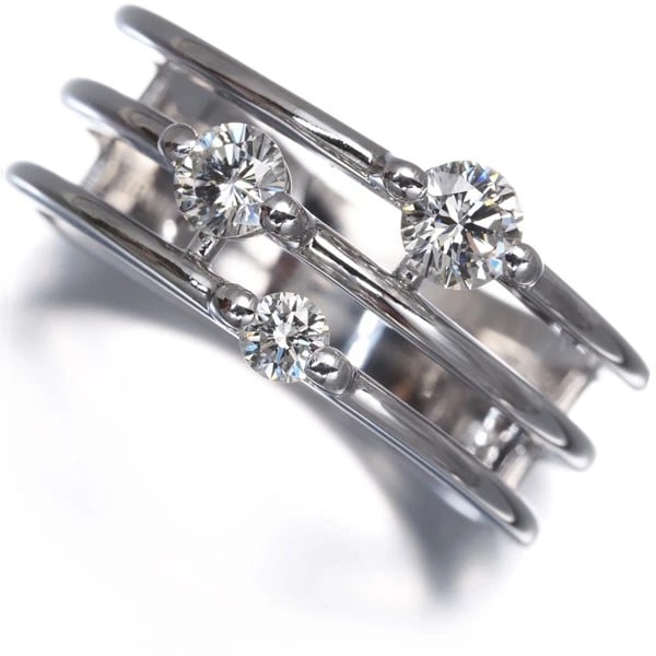 DTC RING DIAMOND TRILOGY 3P 3-ROW 18K WG: DTC Ring Diamond Trilogy 3P 3-row 18K WG Brand: DTC Type: Ring Material: 18K / 750 / White Gold , Main Stone/Creation Natural Color: white gold Size: US 5.75 - 6 Accessories: None Accessor