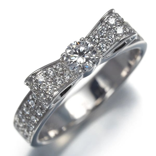 CHANEL RING DIAMOND RUBAN 18K: CHANEL Ring Diamond Ruban 18K Brand: CHANEL Type: Ring Material: 18K / 750 / White Gold, Main Stone/Creation Natural Color: white gold Size: US 5.75 - 6 Accessories: None Accessories Notic