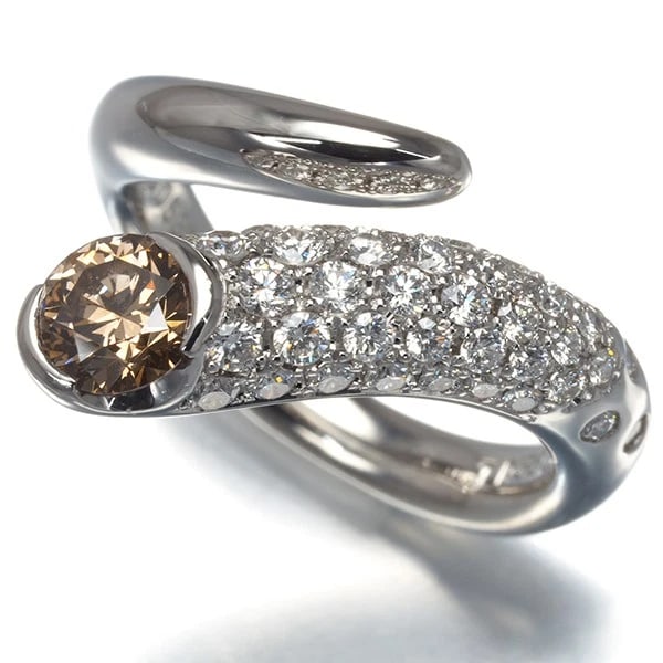 KASHIKEY RING DIAMOND PAVED 900 PLATINUM: KASHIKEY Ring Diamond Paved 900 Platinum Brand: KASHIKEY Type: Ring Material: 900 / Platinum, Main Stone/Creation Natural Color: Silver Size: US 5 Accessories: None Accessories Notice: Whe