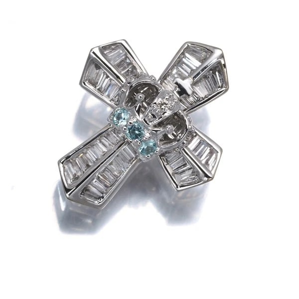 KASAHARA MASUMI PENDANT DIAMOND PARAIBA TOURMALINE CROSS: KASAHARA MASUMI Pendant Diamond Paraiba Tourmaline Cross Brand: KASAHARA MASUMI Type: Pendant Material: 18K / 750 / White Gold, Main Stone/Creation Natural Color: white gold Size: Design size: 17.7 x 