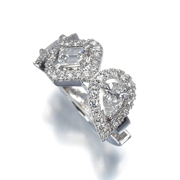 VALERIE MESSIKA SINGLE EARRING18K WG: VALERIE MESSIKA Single Earring18K WG Brand: VALERIE MESSIKA Type: Earrings Material: 18K / 750 / White Gold, Main Stone/Creation Natural Color: white gold Size: Design size: length 15.0 x width 15.0 x