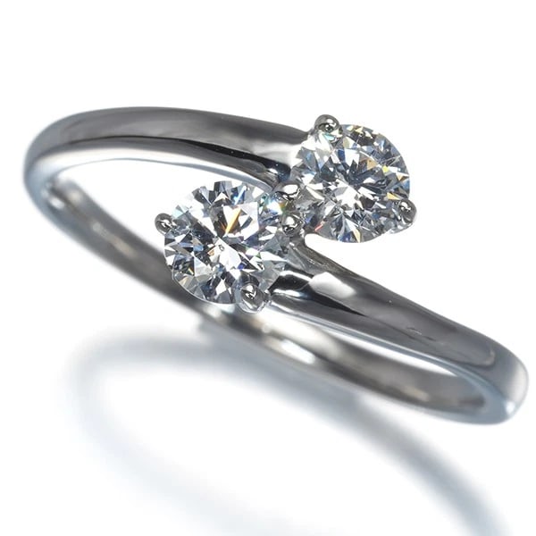 RING DIAMOND 950 PLATINUM: Ring Diamond 950 Platinum Brand: GSTV Type: Ring Material: 950 / Platinum, Main Stone/Creation Natural Color: Silver Size: US 7.75 Accessories: None Accessories Notice: When purchasing pre
