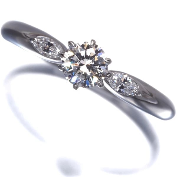 ROYAL ASSCER RING DIAMOND SOLITAIRE 900 PLATINUM: ROYAL ASSCER Ring Diamond Solitaire 900 Platinum Brand: ROYAL ASSCER Type: Ring Material: 900 / Platinum, Main Stone/Creation Natural Color: Silver Size: US 6 - 6.25 Accessories: None Acce