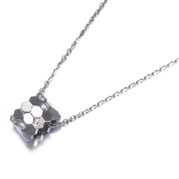 CHAUMET NECKLACE DIAMOND BEE DE CHAUMET: CHAUMET Necklace Diamond Bee de Chaumet Brand: CHAUMET Type: Necklace Material: 18K / 750 / White Gold, Main Stone/Creation Natural Color: white gold Size: Necklace length: 38 / 40cm Pendant size: 8.6