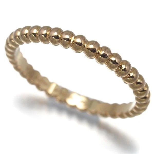 VAN CLEEF & ARPELS RING PERLEE SMALL: Van Cleef & Arpels Ring Perlee Small Brand: Van Cleef & Arpels Type: Ring Material: 18K /750 Yellow Gold, Color: YEllow Gold Size: US 5 - 5.25 Accessories: None Accessories Notice: When pu