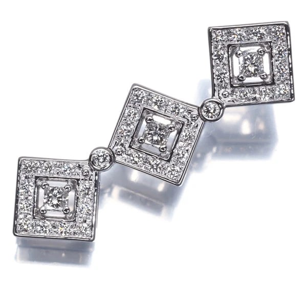 TASAKI PENDANT DIAMOND2WAY SQUARE: TASAKI Pendant Diamond2WAY Square Brand: TASAKI Type: Pendant Material: 18K / 750 / White Gold, Main Stone/Creation NATURAL Color: white gold Size: Design size: 34.8 x 11.0mm Bail inner diameter: 5.0 