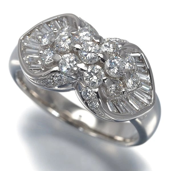 DIAMONDPAVED RING 900 PLATINUM: DiamondPaved Ring 900 Platinum Brand: Unbranded Type: Ring Material: 900 / Platinum, Main Stone/Creation NATURAL Color: Silver Size: US 5.75 - 6 Accessories: None Accessories Notice: When