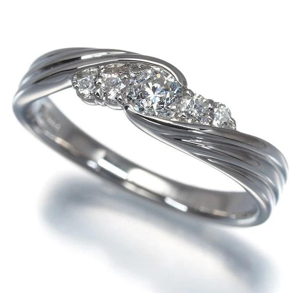 DIAMOND WAVE RING 900 PLATINUM: Diamond Wave Ring 900 Platinum Brand: Unbranded Type: Ring Material: 900 / Platinum, Main Stone/Creation NATURAL Color: Silver Size: US 5 - 5.25 Accessories: None Accessories Notice: When