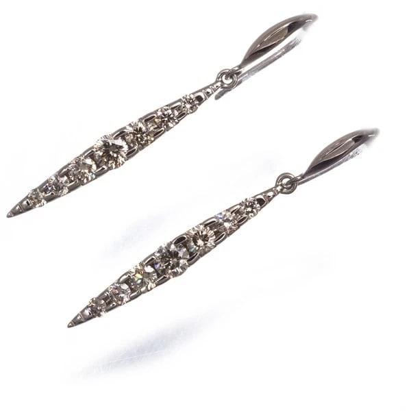 KASHIKEY EARRINGS DIAMOND 18K 750 BROWN GOLD: KASHIKEY Earrings Diamond 18K 750 Brown Gold Brand: KASHIKEY Type: Earrings Material: 18K / 750 / Brown Gold, Main Stone/Creation NATURAL Color: BrownGold Size: Design size: 22.9 x 3.2mm Earring total