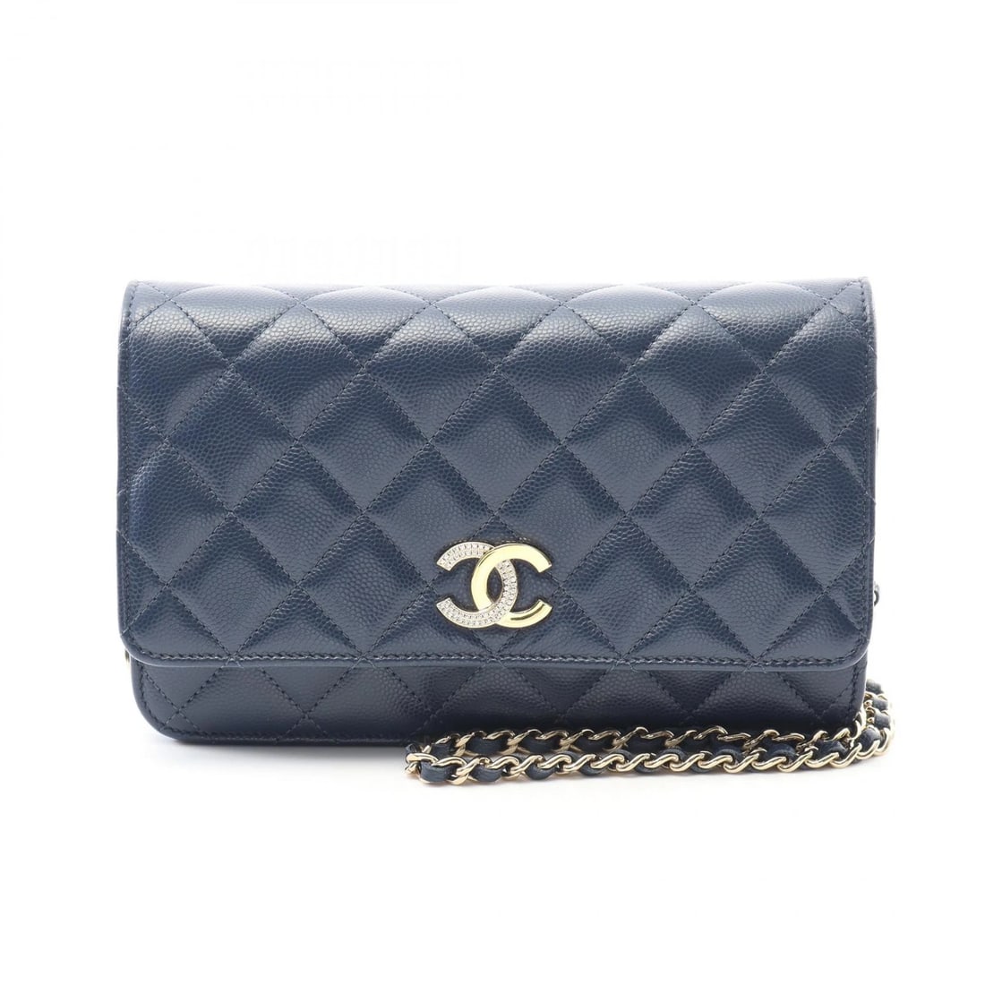 CHANEL MATELASSE CHAIN SHOULDER CROSSBODY BAG: CHANEL Matelasse Chain Shoulder crossbody Bag Brand: CHANEL Type: Shoulder Bag Material: Calfskin (cowhide) Color: Navy??ish colors Size: H:12cm x W:19cm x D:4cm (H:4.7" x W:7.5" x D:1.6") Accesso