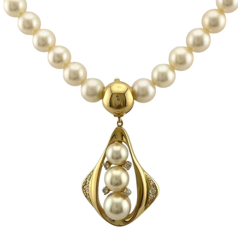 MIKIMOTO NECKLACE K18 YELLOW GOLD SILVER PEARL DIAMOND: MIKIMOTO Necklace K18 yellow gold Silver Pearl diamond Brand: MIKIMOTO Type: Necklace Material: K18 yellow gold, Main Stone/Creation Pearl/diamond Color: Silver Size: (CM) Total Length:39cm Top:W21.5m