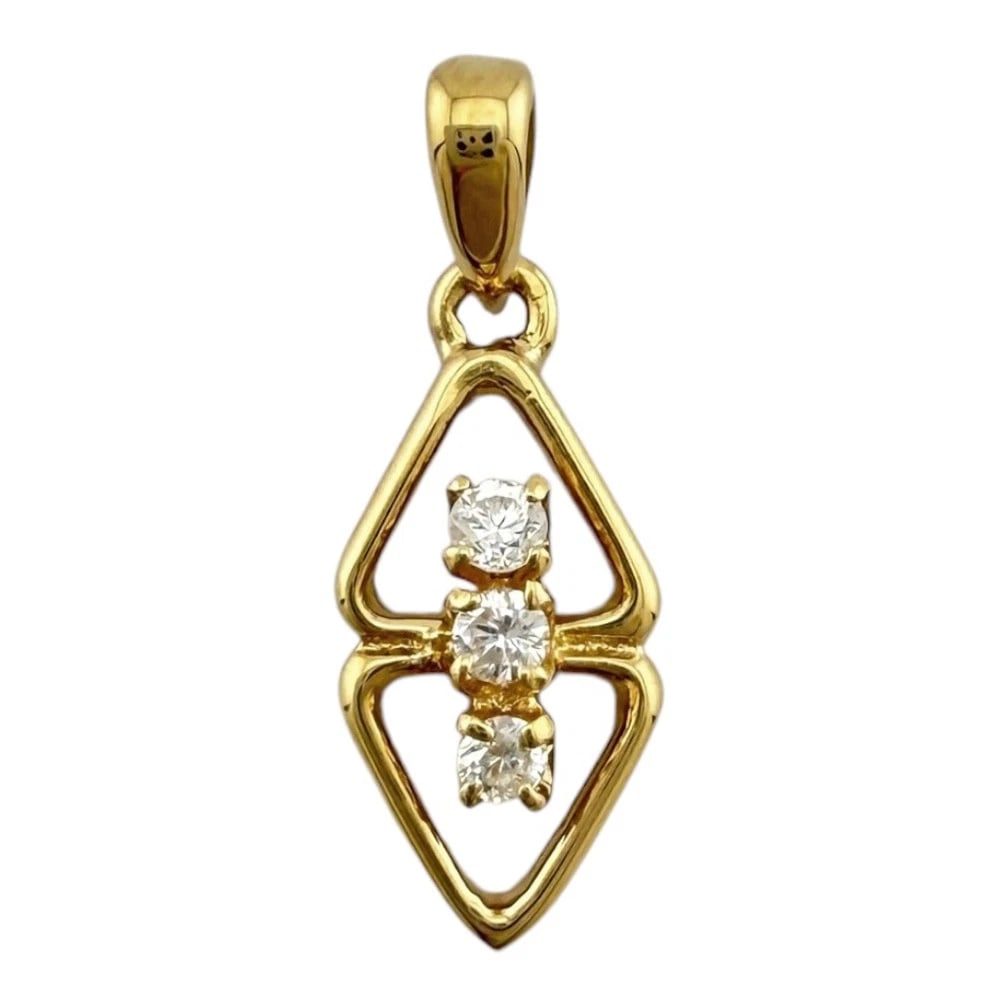 MIKIMOTO PENDANT TOP K18 YELLOW GOLD DIAMOND: MIKIMOTO Pendant top K18 yellow gold diamond Brand: MIKIMOTO Type: Pendant top Material: K18 yellow gold, Main Stone/Creation Natural Color: gold Size: (CM) Top:W6.5mm x H18.0mm Clasp:W2.0mm x H3.5mm 