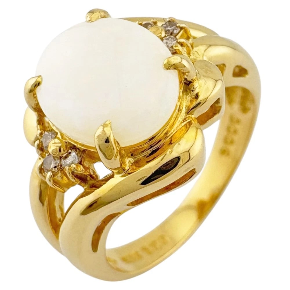 RING K18 YELLOW GOLD OPAL: Ring K18 yellow gold opal Brand: Unbranded Type: Ring Material: K18 yellow gold, Main Stone/Creation opal/diamond Color: gold Size: US 5 1/2 Accessories: None Accessories Notice: When purc